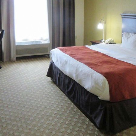 Quality Inn & Suites Alexandria Εξωτερικό φωτογραφία