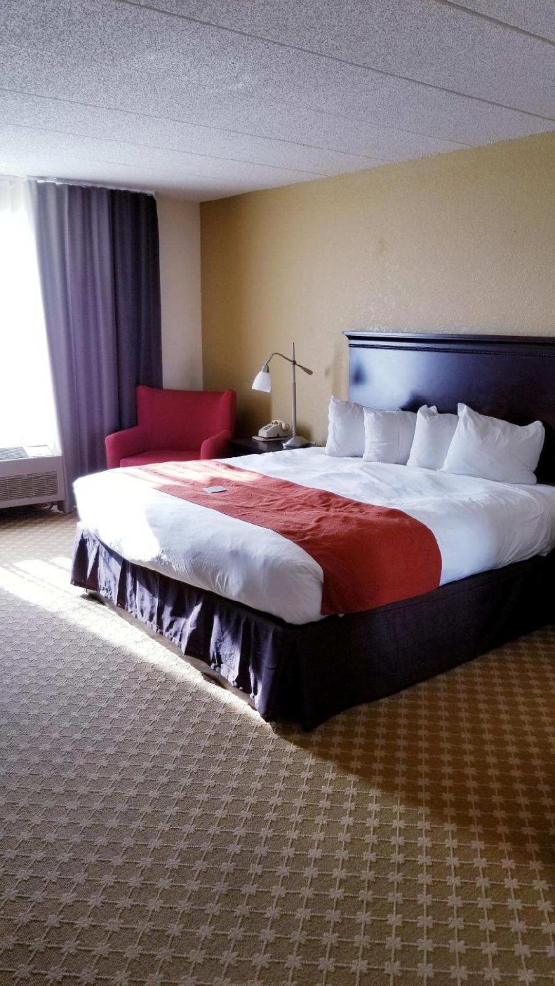 Quality Inn & Suites Alexandria Εξωτερικό φωτογραφία