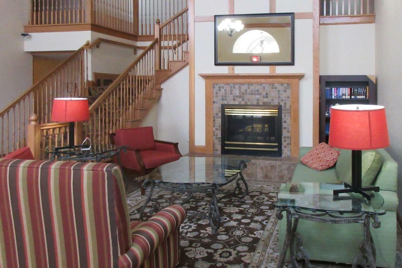 Quality Inn & Suites Alexandria Εξωτερικό φωτογραφία