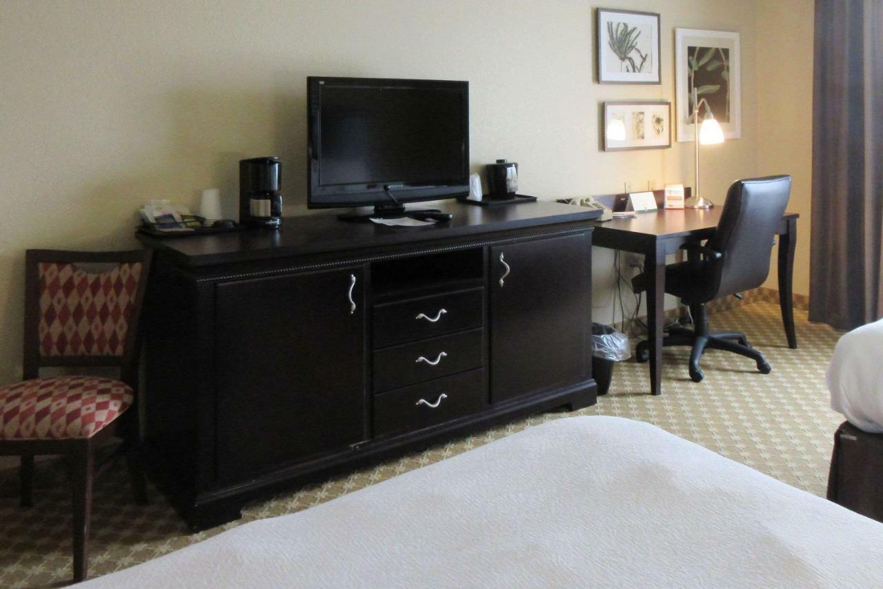 Quality Inn & Suites Alexandria Εξωτερικό φωτογραφία