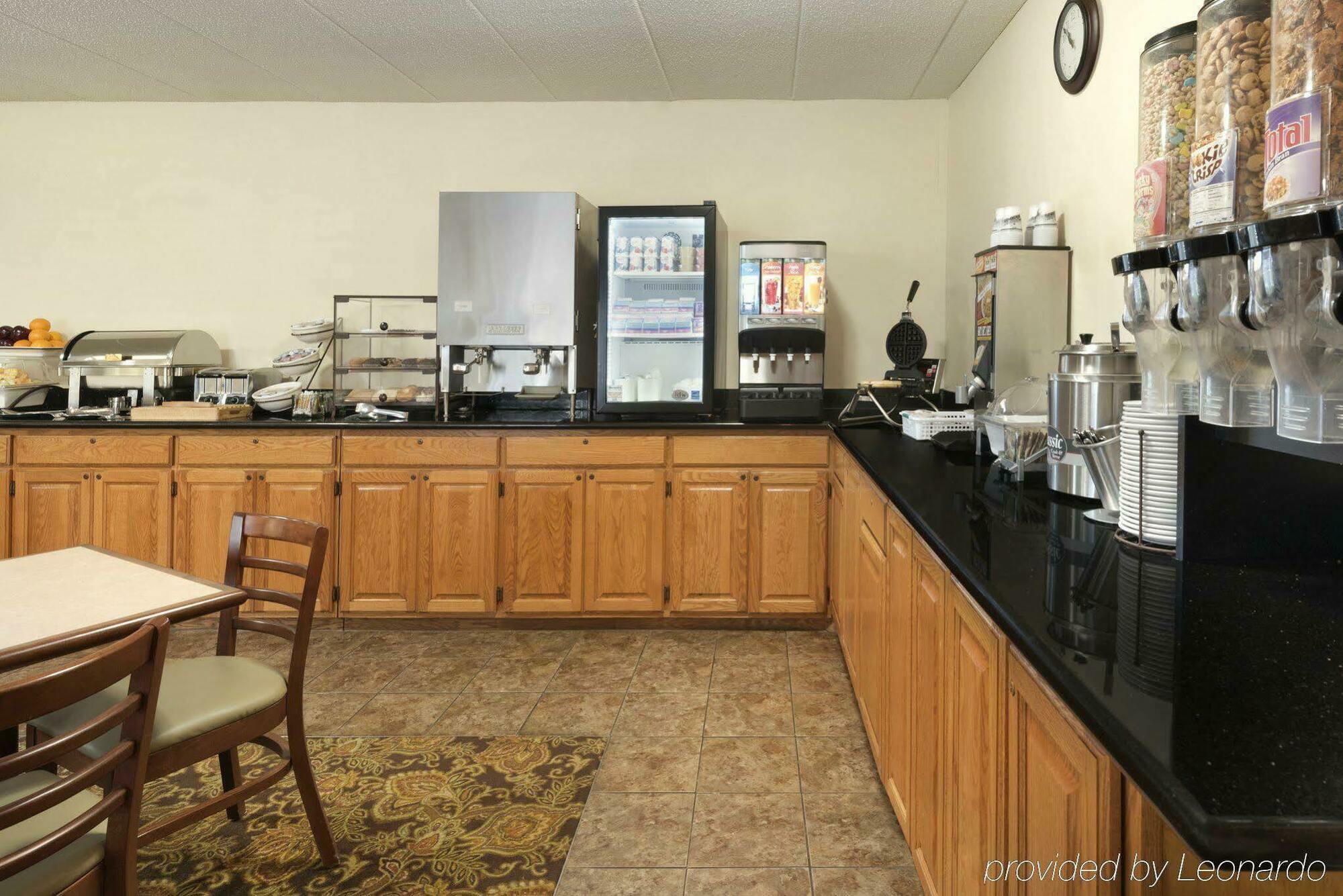 Quality Inn & Suites Alexandria Εξωτερικό φωτογραφία