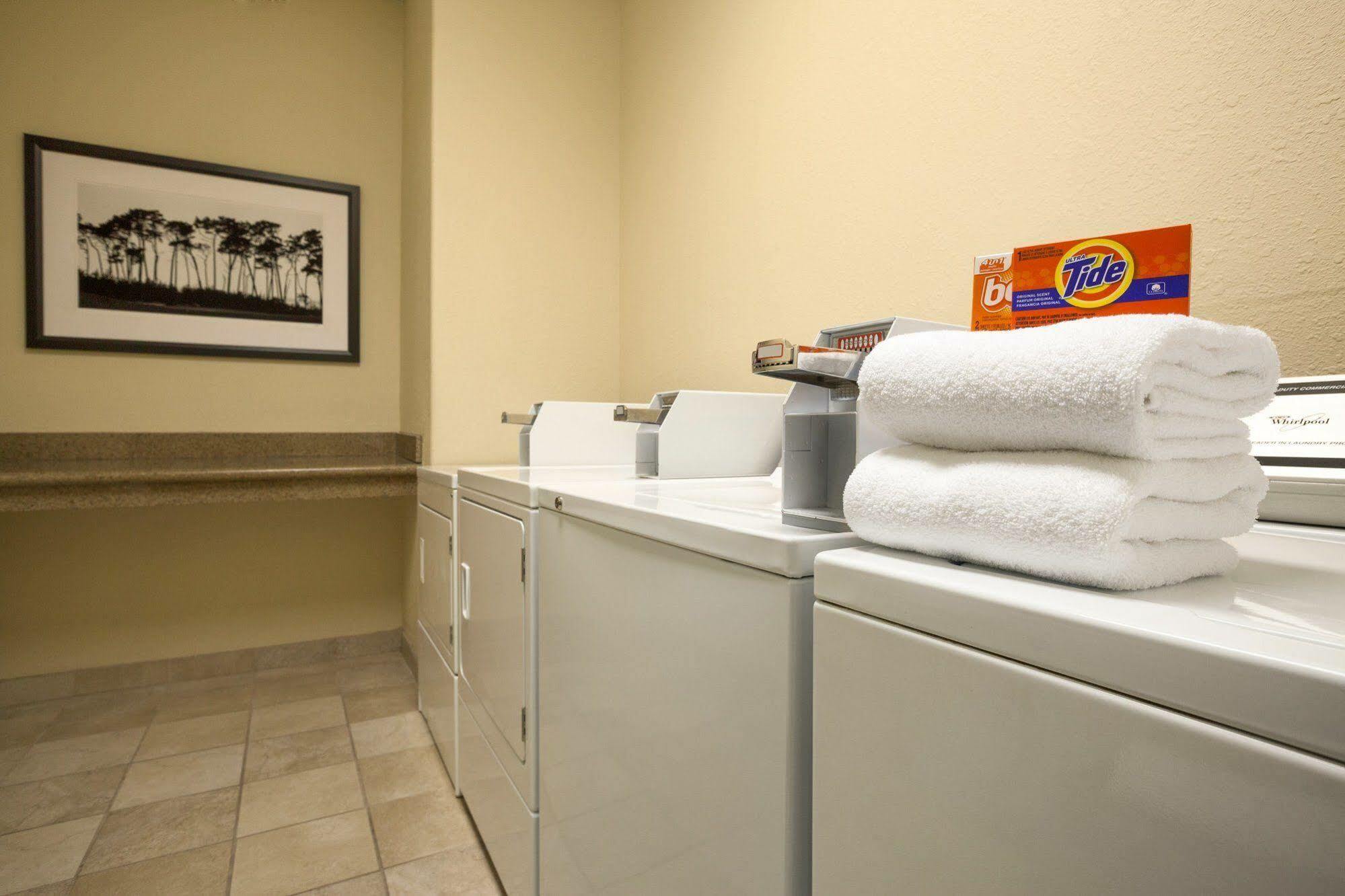Quality Inn & Suites Alexandria Εξωτερικό φωτογραφία